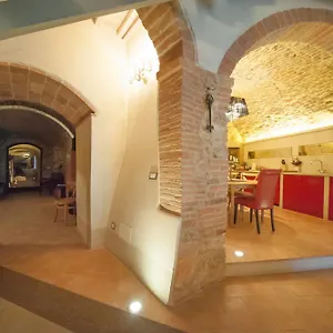 https://la-macina-cetona.it-tuscanyhotel.com